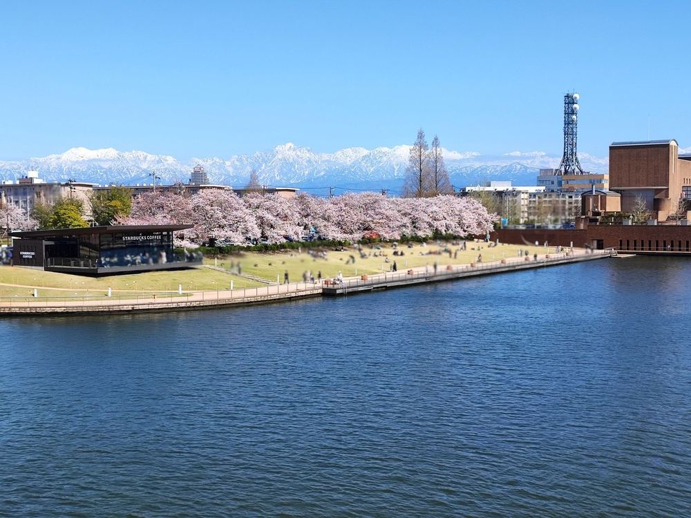 富岩運河環水公園（写真1枚目）