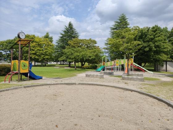 朝菜町・堀川町公園（写真2枚目）
