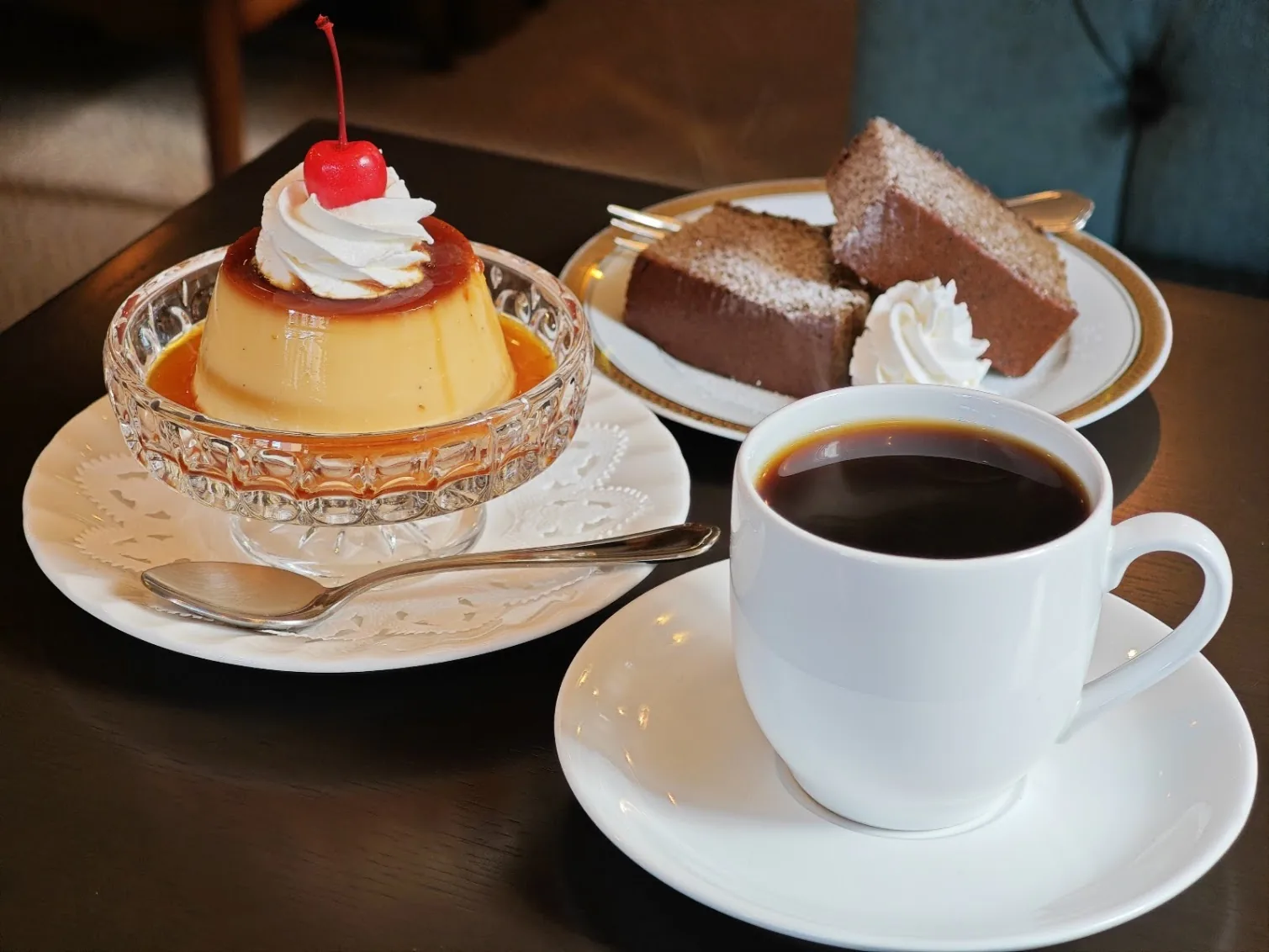 ツタエル富山が取材したお店のプリンとコーヒー