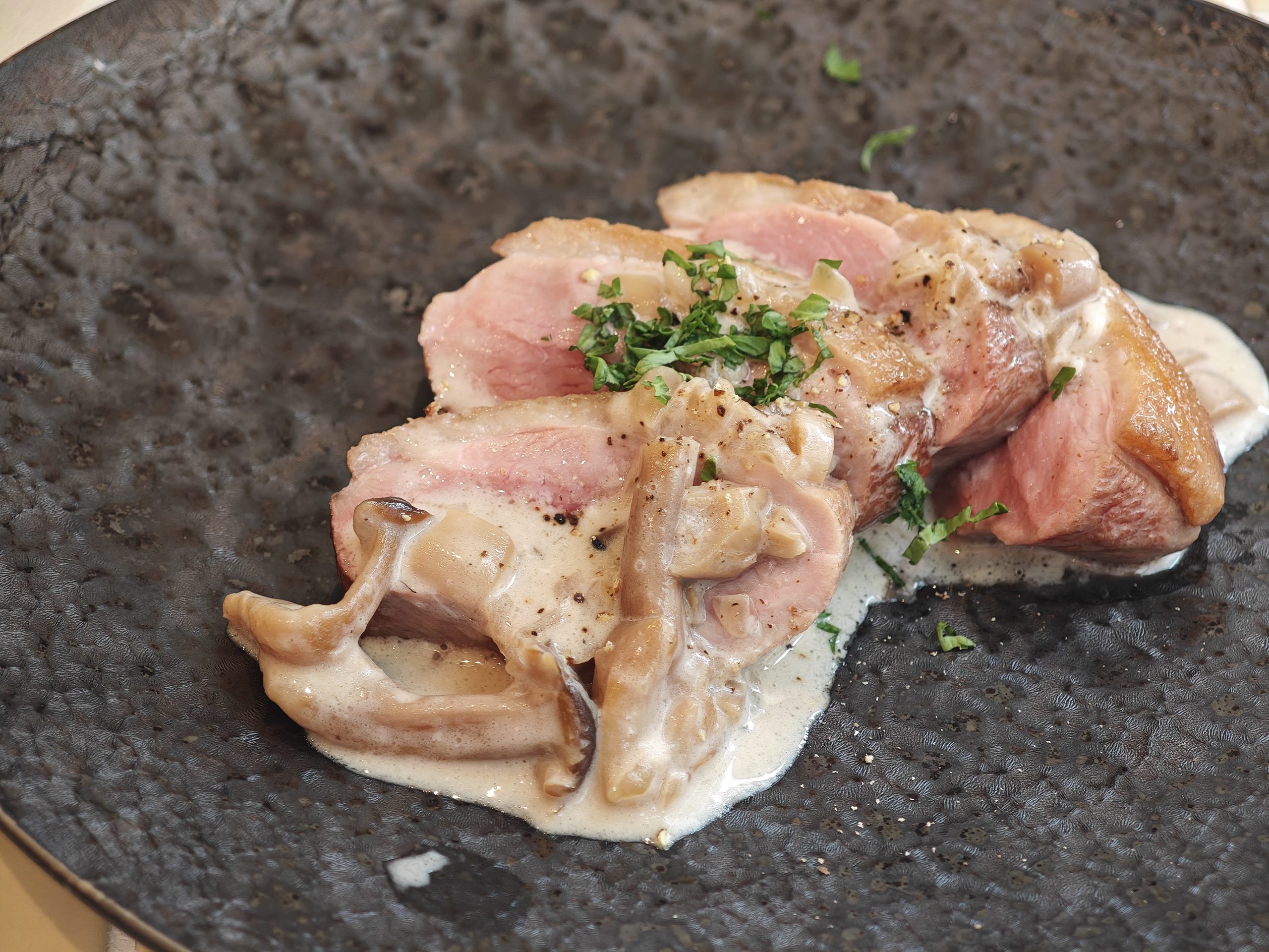 Lumos(ルーモス)(富山市)のお肉料理