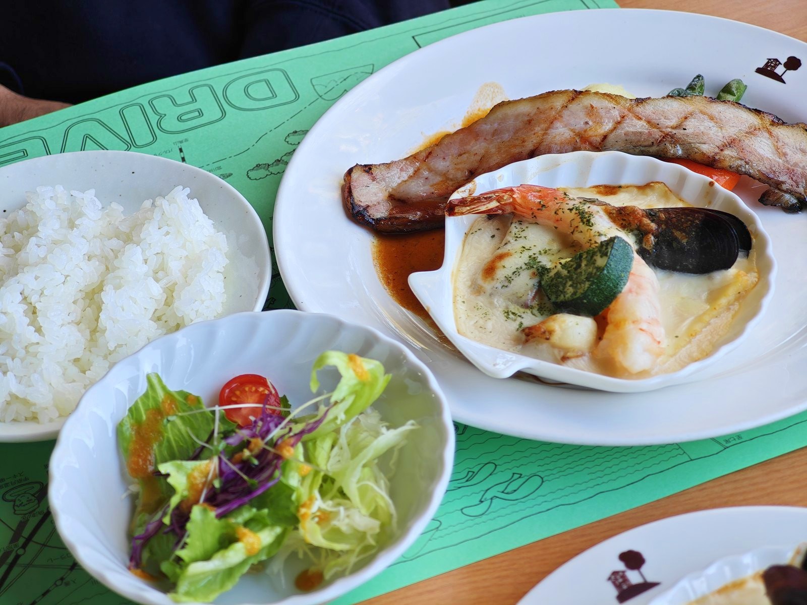 自家製ベーコンとコキールのランチ(ライス)