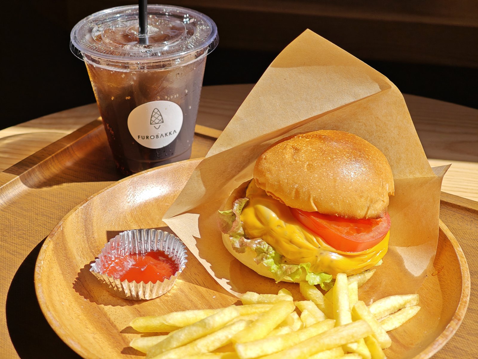 まきば食堂のハンバーガーとポテト